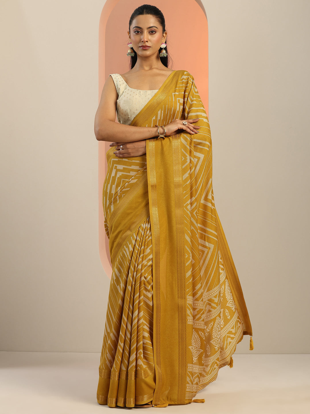 Mustard Printed Georgette Saree With Unstitched Blouse Piece