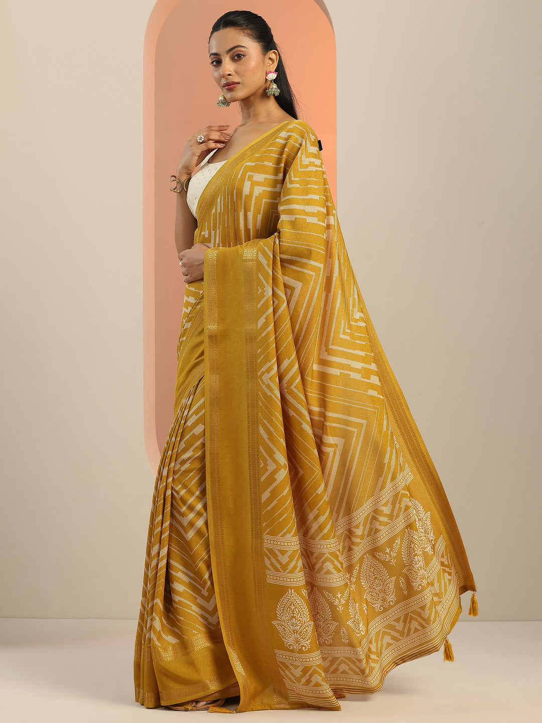 Mustard Printed Georgette Saree With Unstitched Blouse Piece