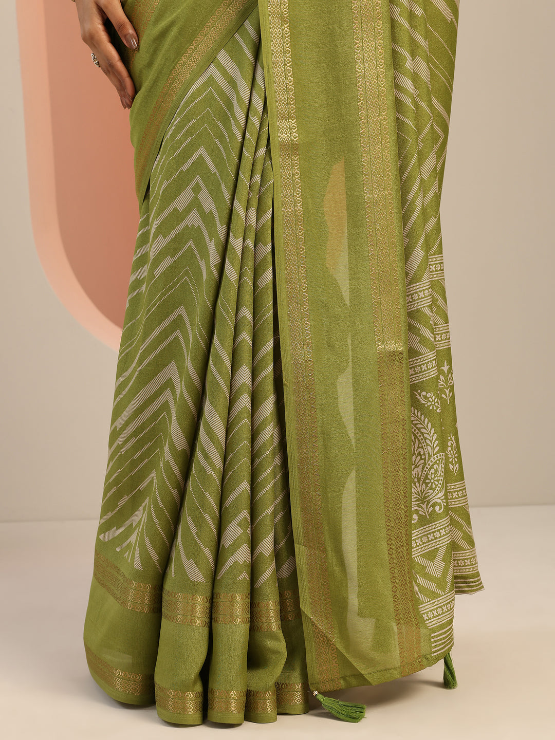 Green Printed Georgette Saree With Unstitched Blouse Piece