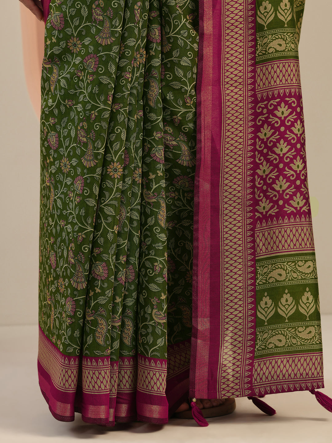 Green Printed Silk Blend Saree With Unstitched Blouse Piece