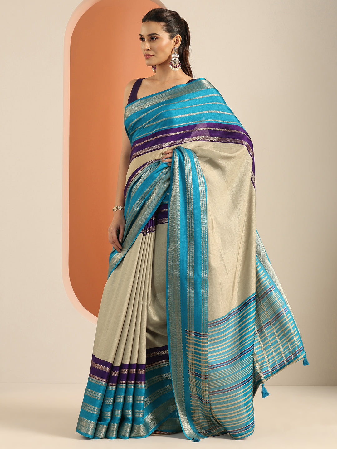 Beige Printed Silk Blend Saree With Unstitched Blouse Piece