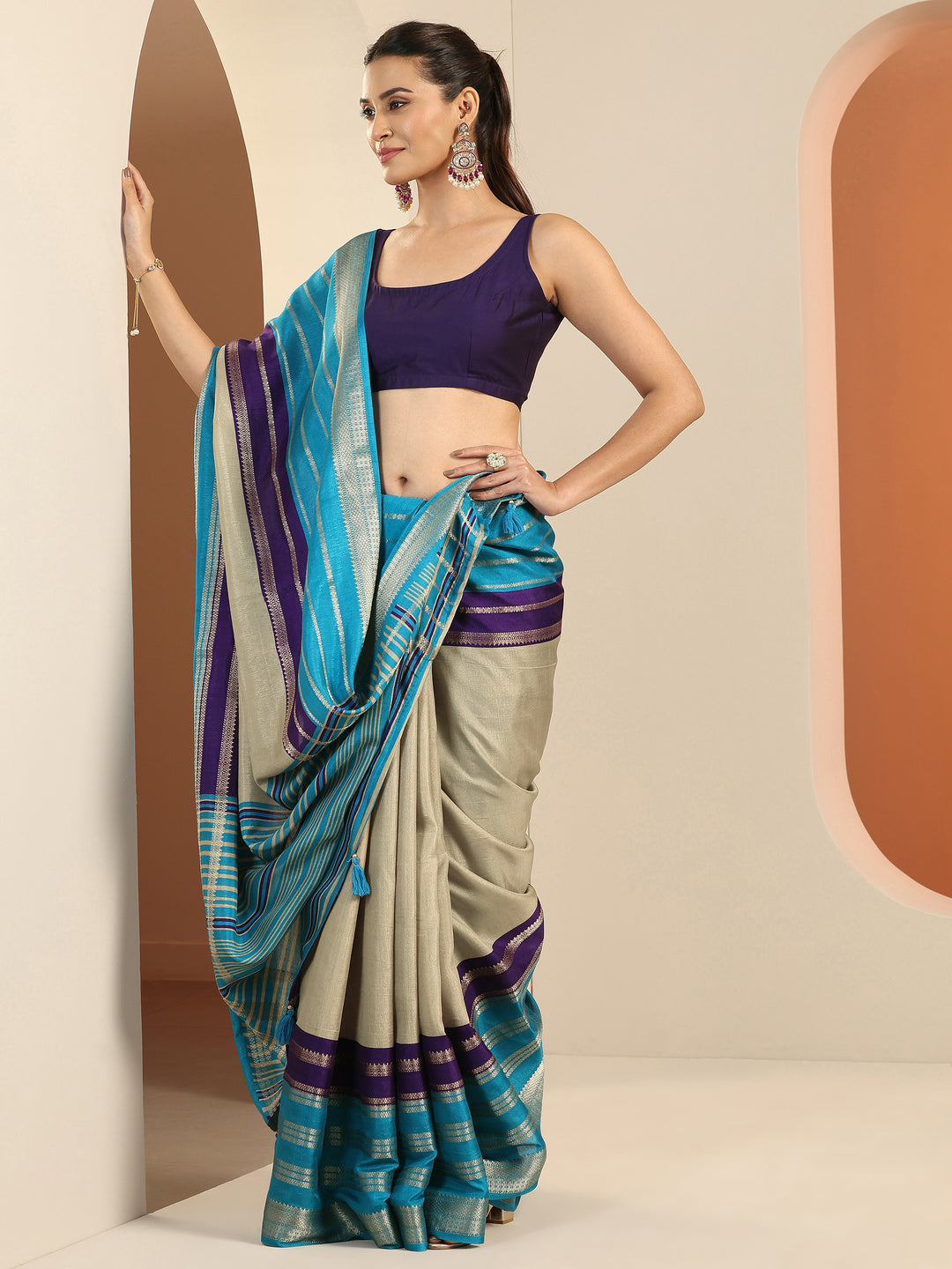 Beige Printed Silk Blend Saree With Unstitched Blouse Piece