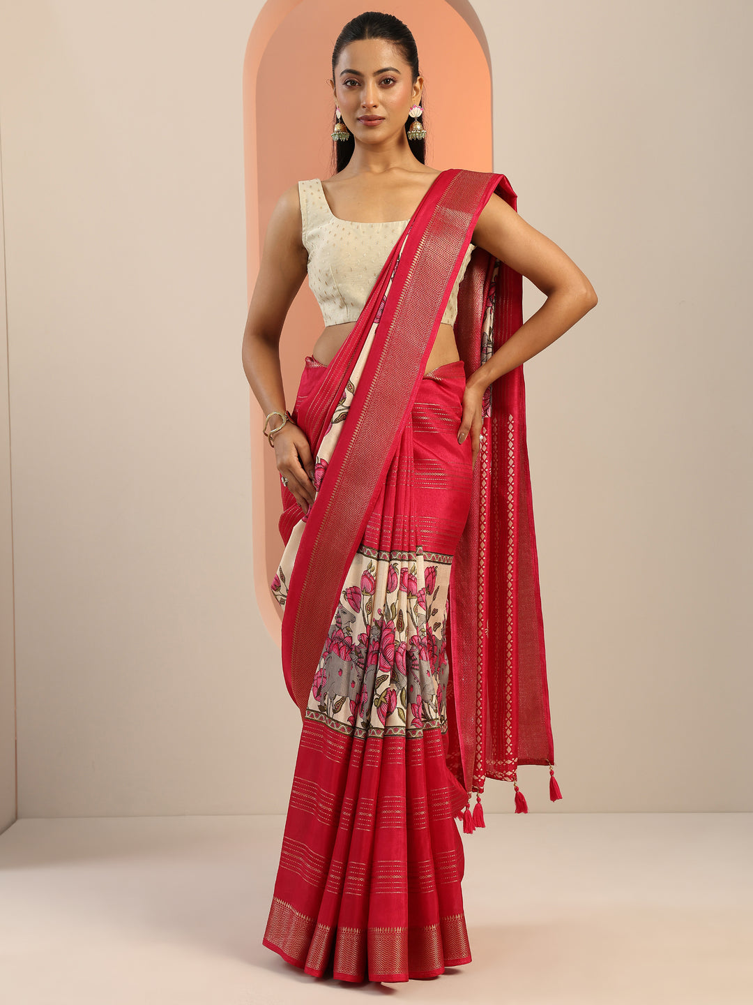 Pink Printed Silk Blend Saree With Unstitched Blouse Piece
