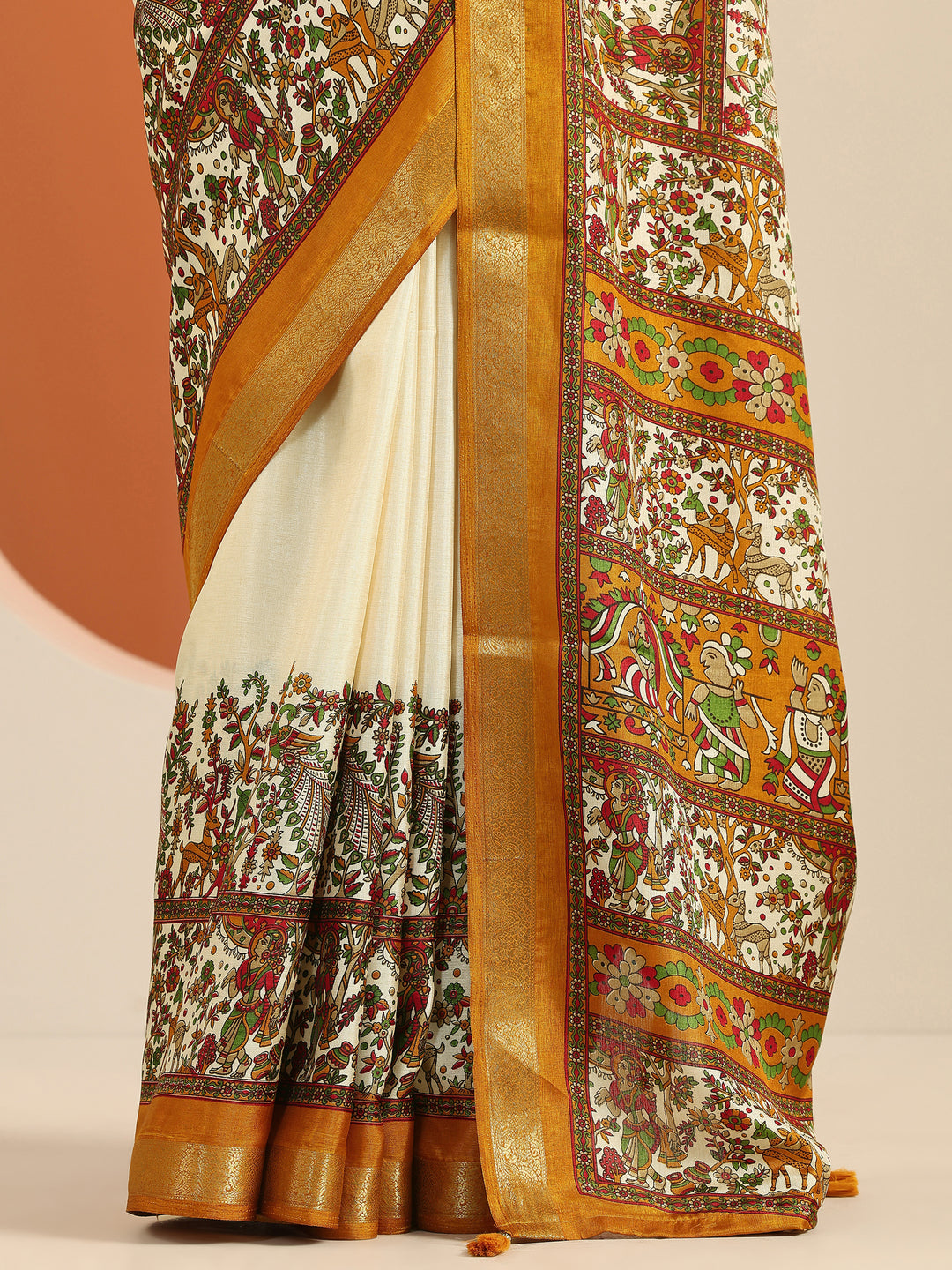 Beige Solid Georgette Saree With Unstitched Blouse Piece