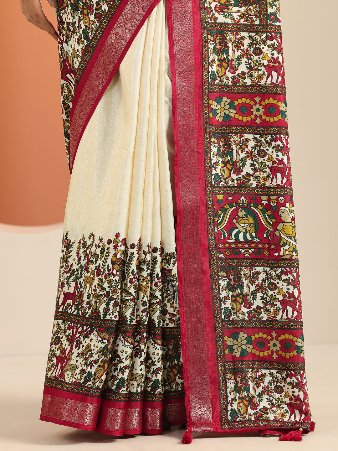 Beige Solid Georgette Saree With Unstitched Blouse Piece
