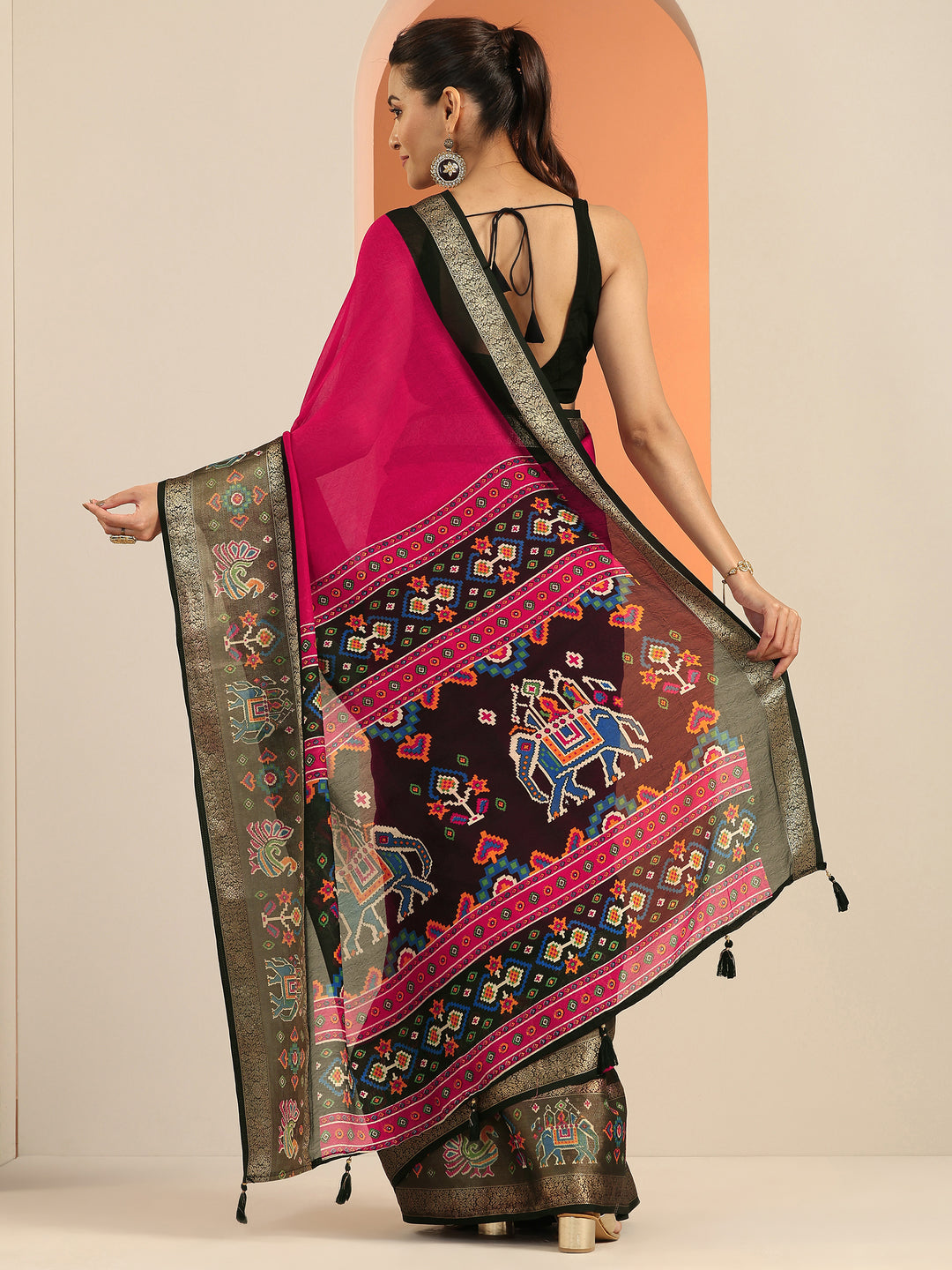 Pink Solid Georgette Saree With Unstitched Blouse Piece