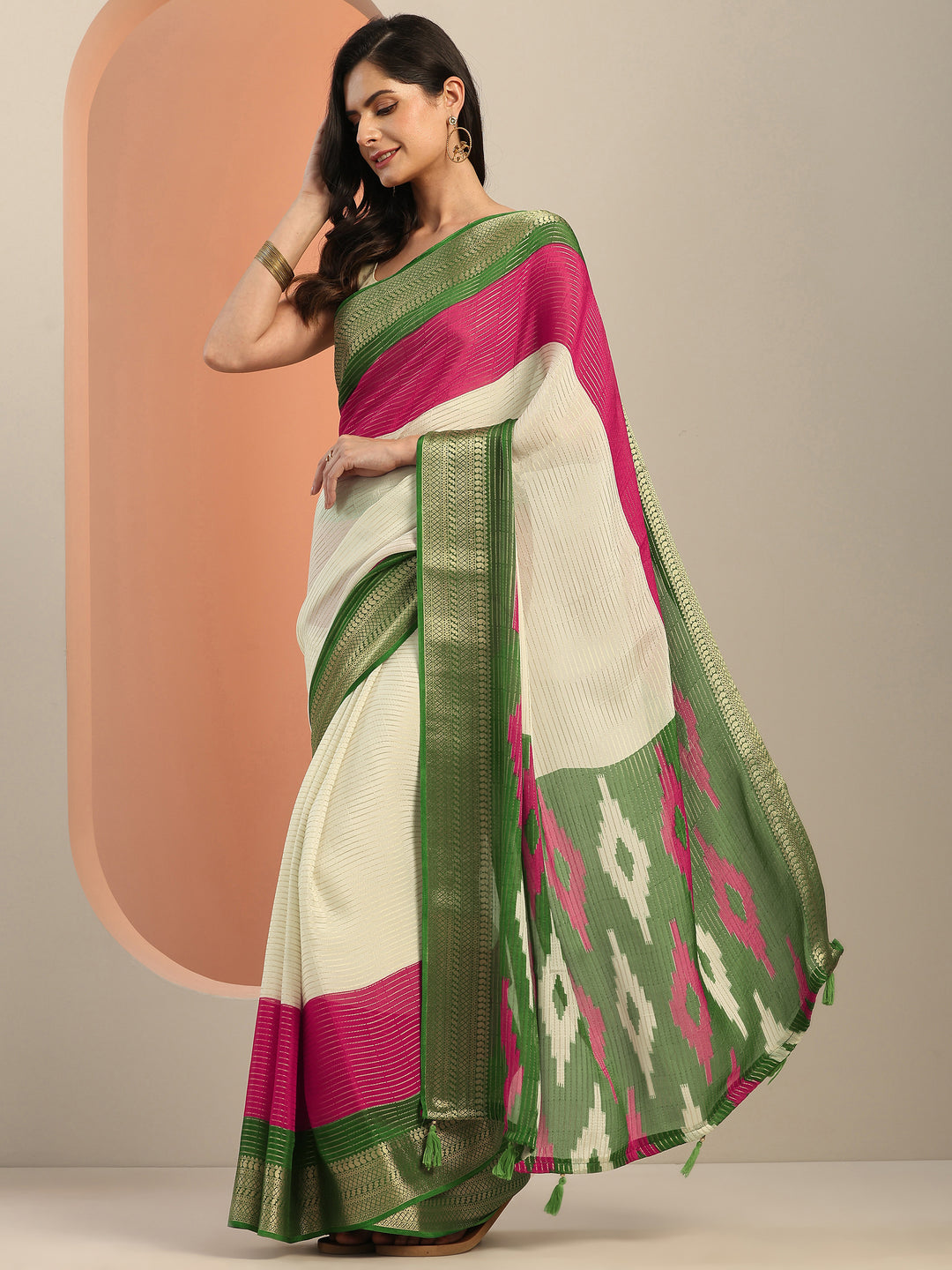 Off white Solid Silk Blend Saree With Unstitched Blouse Piece