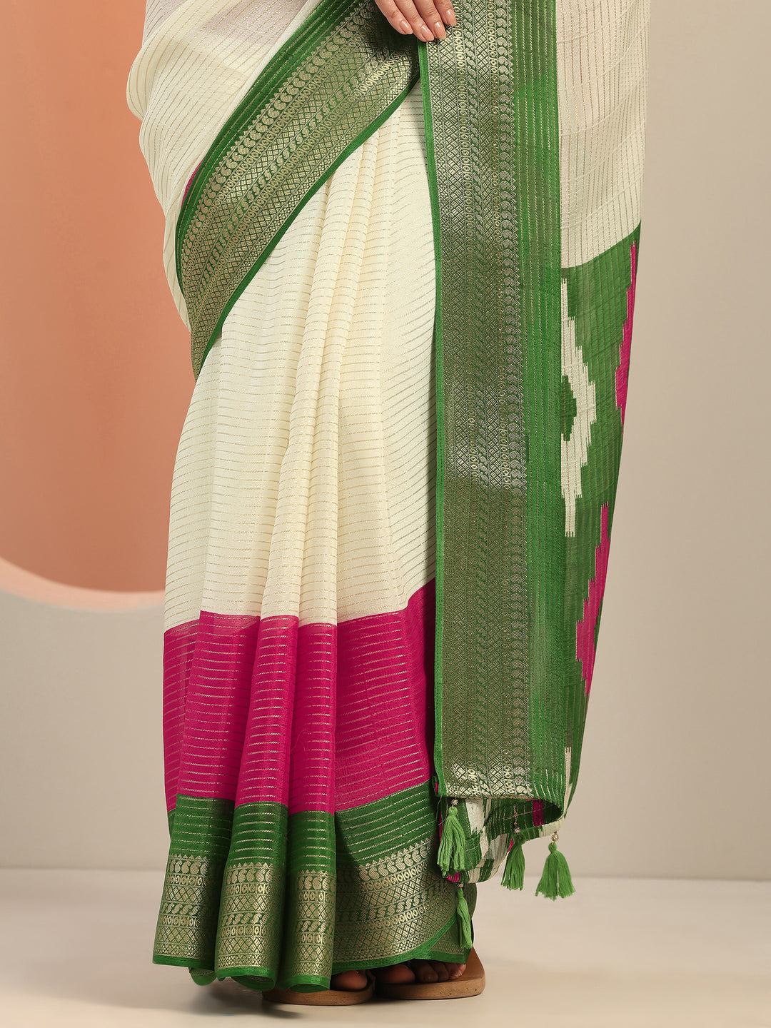 Off white Solid Silk Blend Saree With Unstitched Blouse Piece