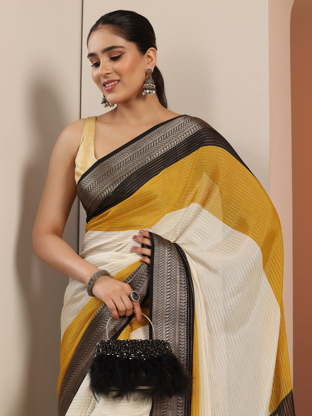 Off white Solid Silk Blend Saree With Unstitched Blouse Piece