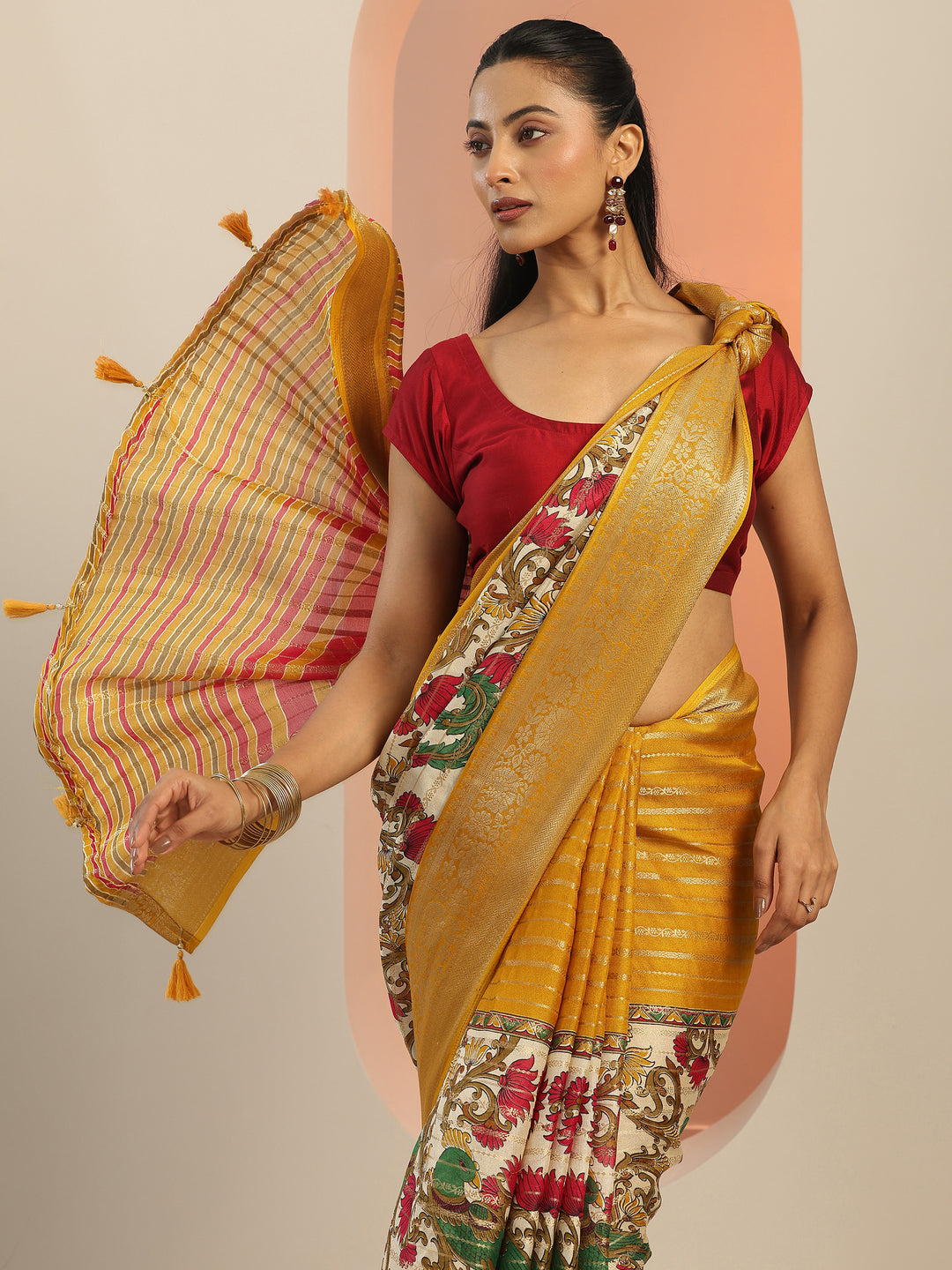 Multi Printed Silk Blend Saree With Unstitched Blouse Piece