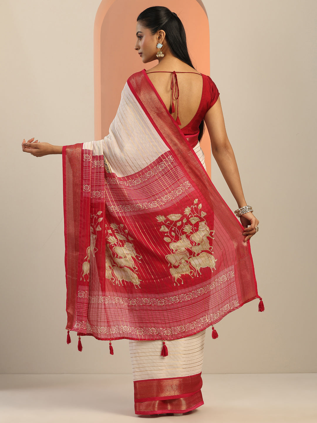 Pink Printed Silk Blend Saree With Unstitched Blouse Piece