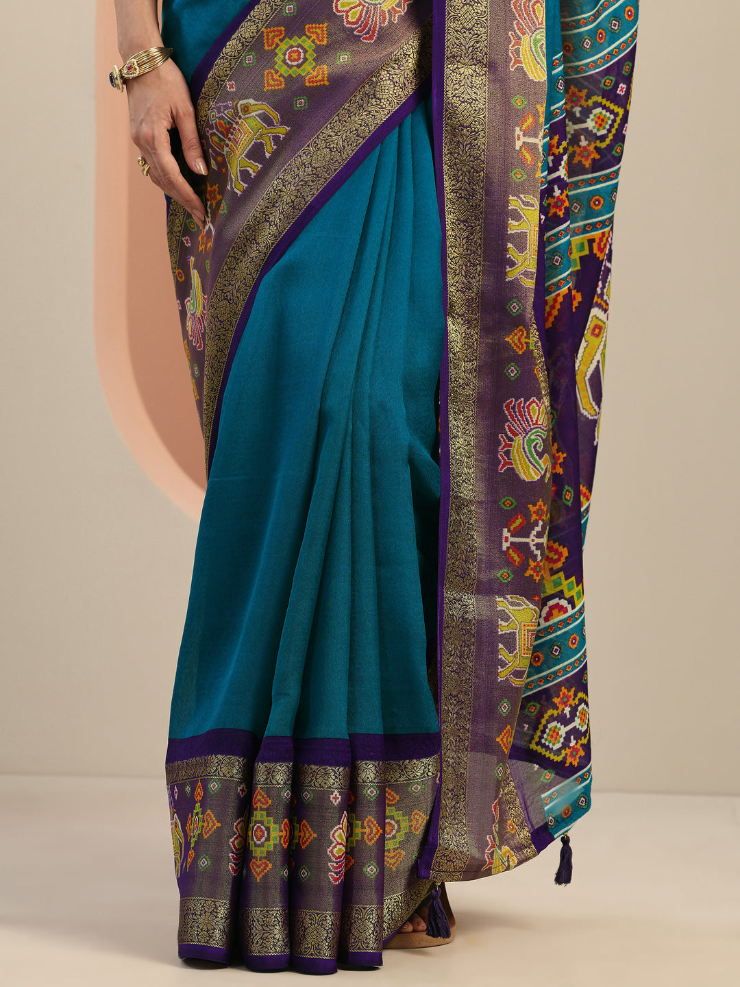 Teal Solid Georgette Saree With Unstitched Blouse Piece