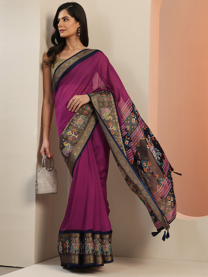 Magenta Solid Georgette Saree With Unstitched Blouse Piece