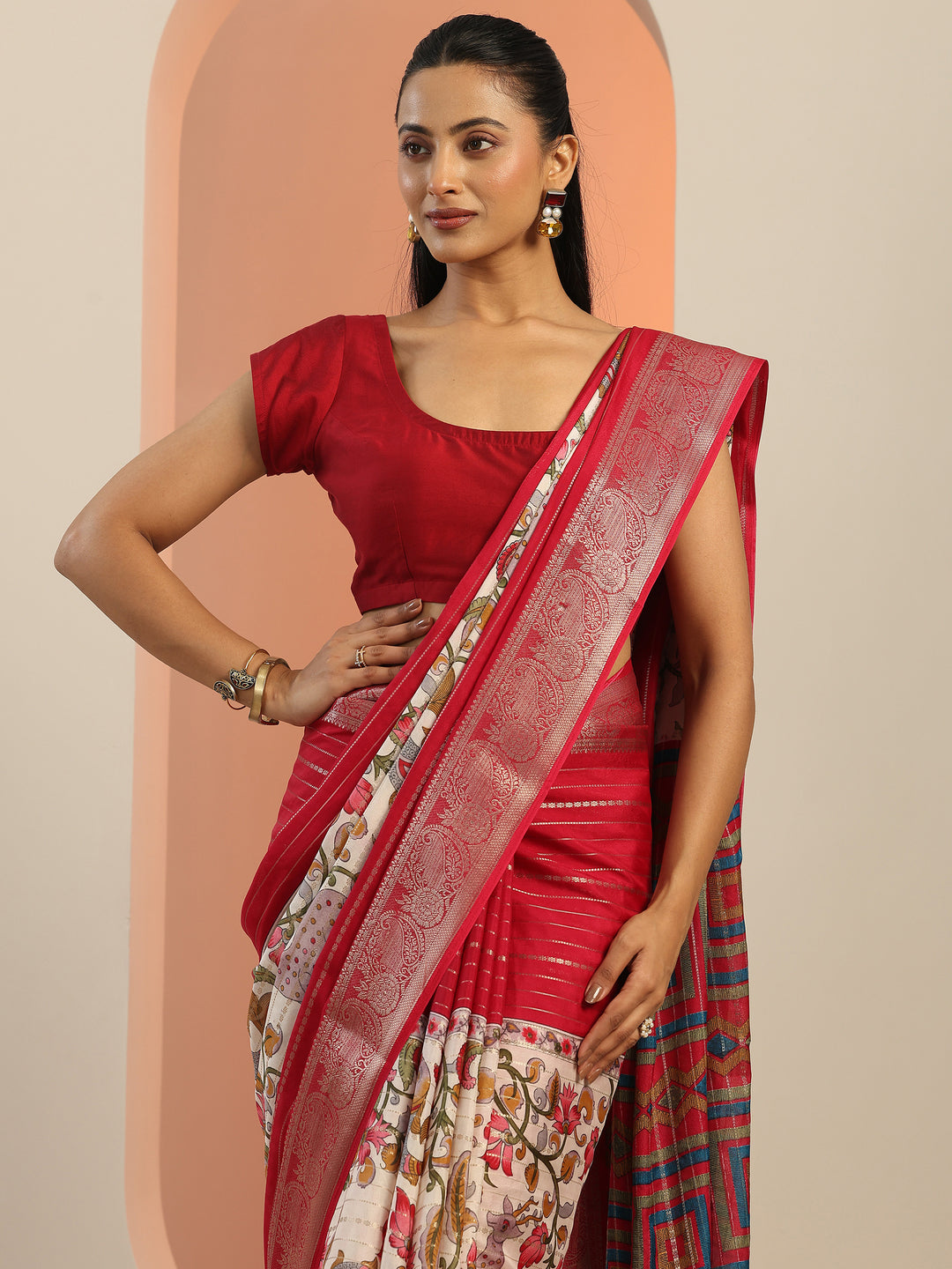 Multi Printed Crepe Saree With Unstitched Blouse Piece