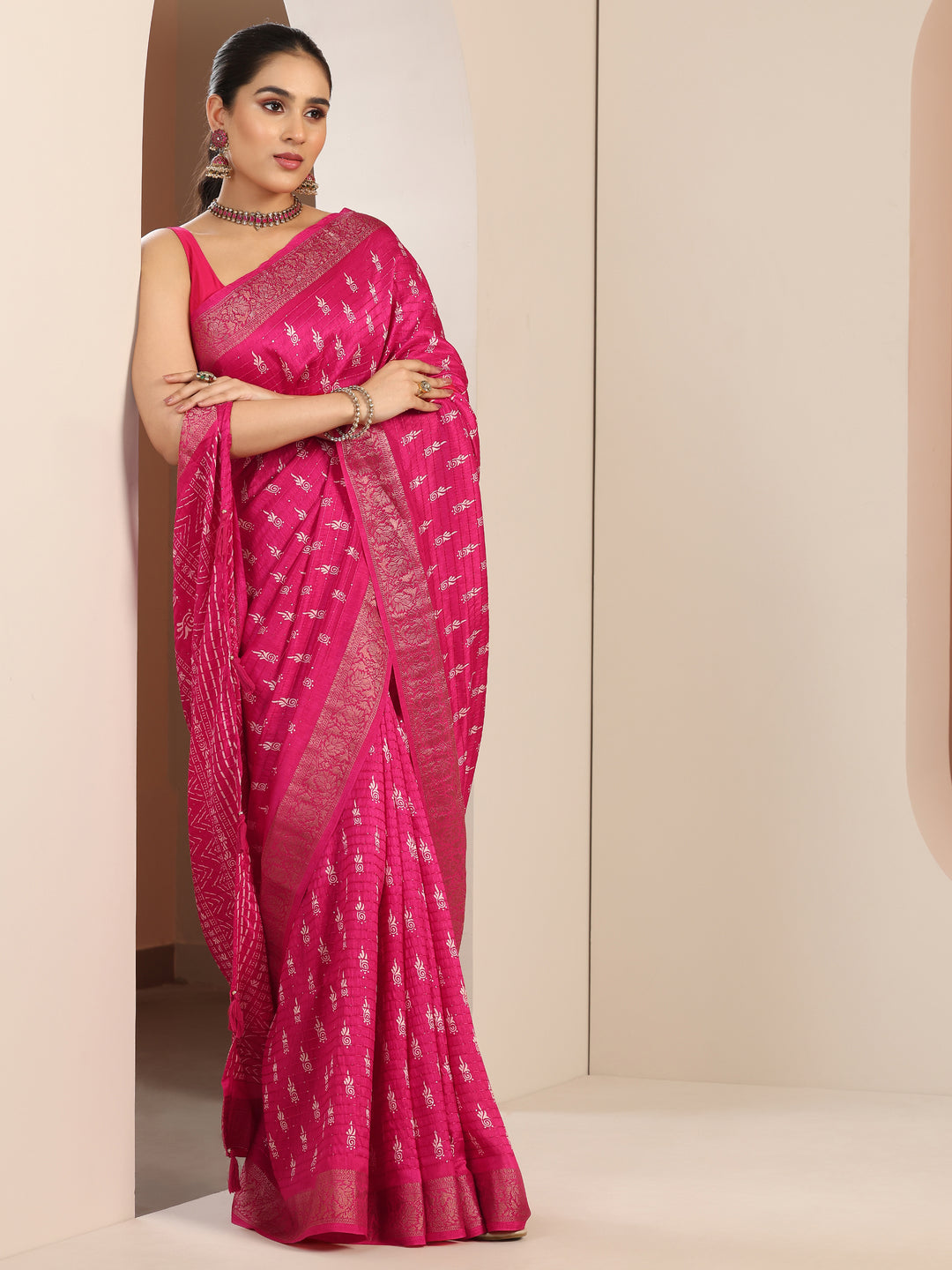 Pink Printed Silk Blend Saree With Unstitched Blouse Piece