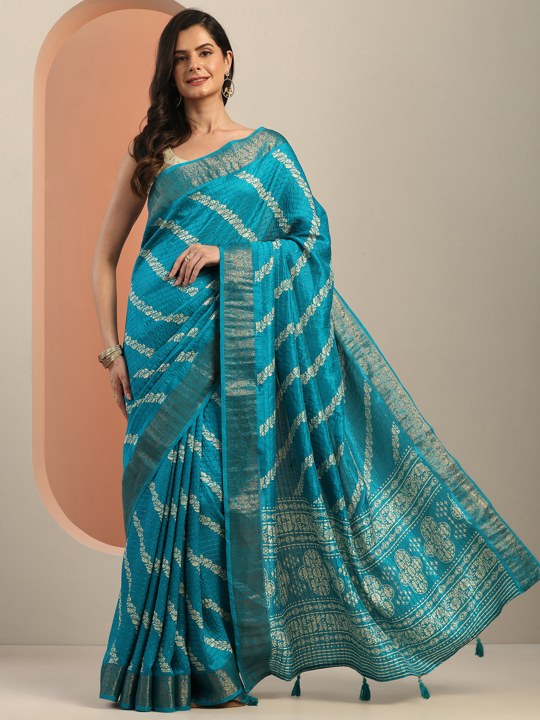Blue Printed Silk Blend Saree With Unstitched Blouse Piece