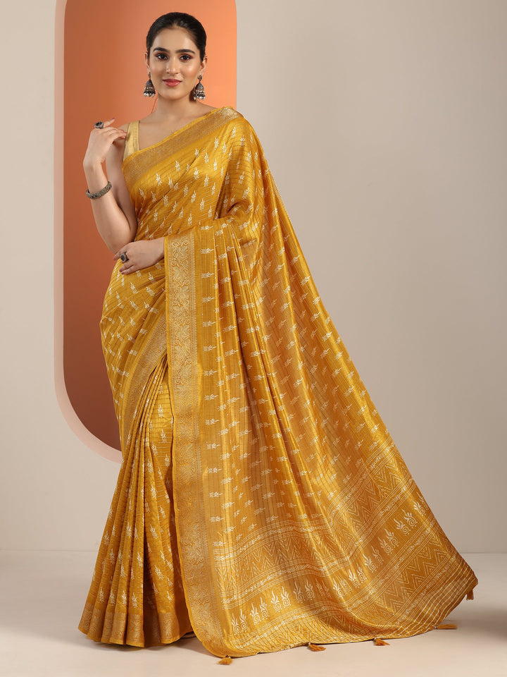 Mustard Printed Silk Blend Saree With Unstitched Blouse Piece