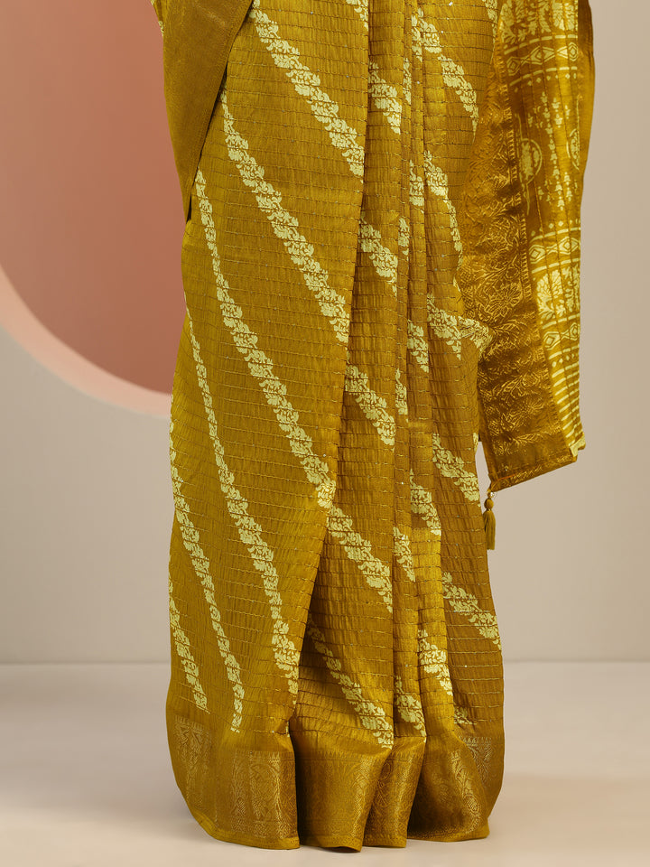 Mustard Printed Silk Blend Saree With Unstitched Blouse Piece
