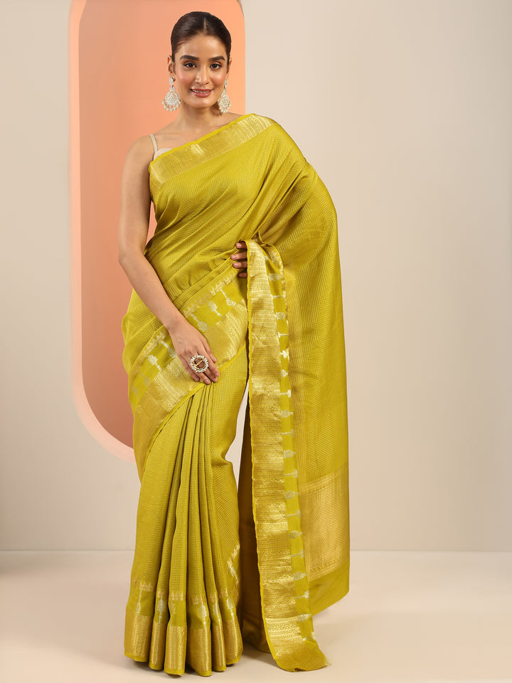 Green Embellished Silk Saree With Unstitched Blouse Piece