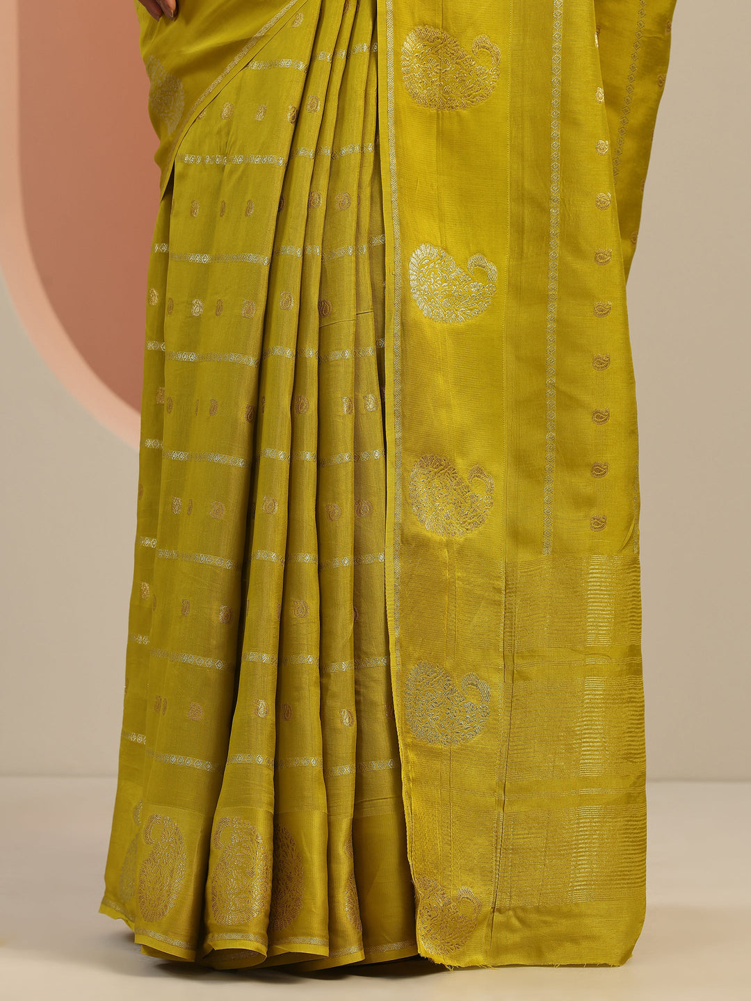 Green Woven Design Silk Blend Saree With Unstitched Blouse Piece