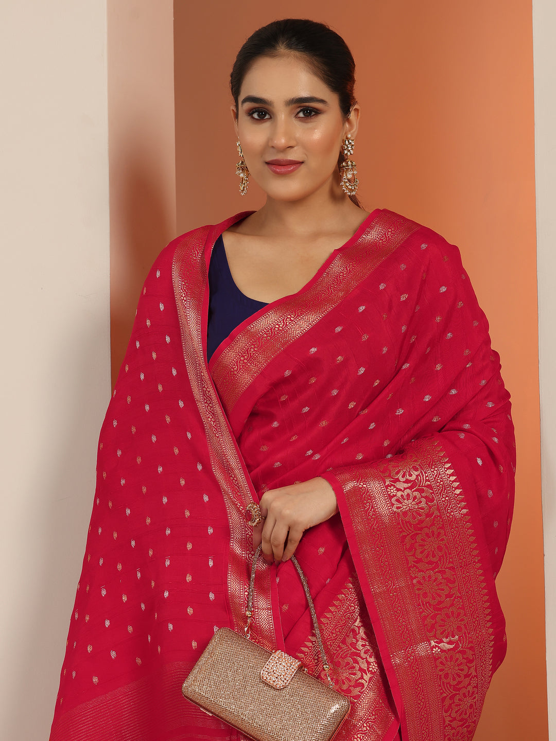 Red Woven Design Silk Blend Saree With Unstitched Blouse Piece