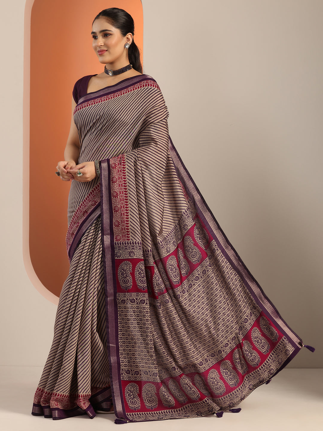 Purple Printed Cotton Blend Saree With Unstitched Blouse Piece