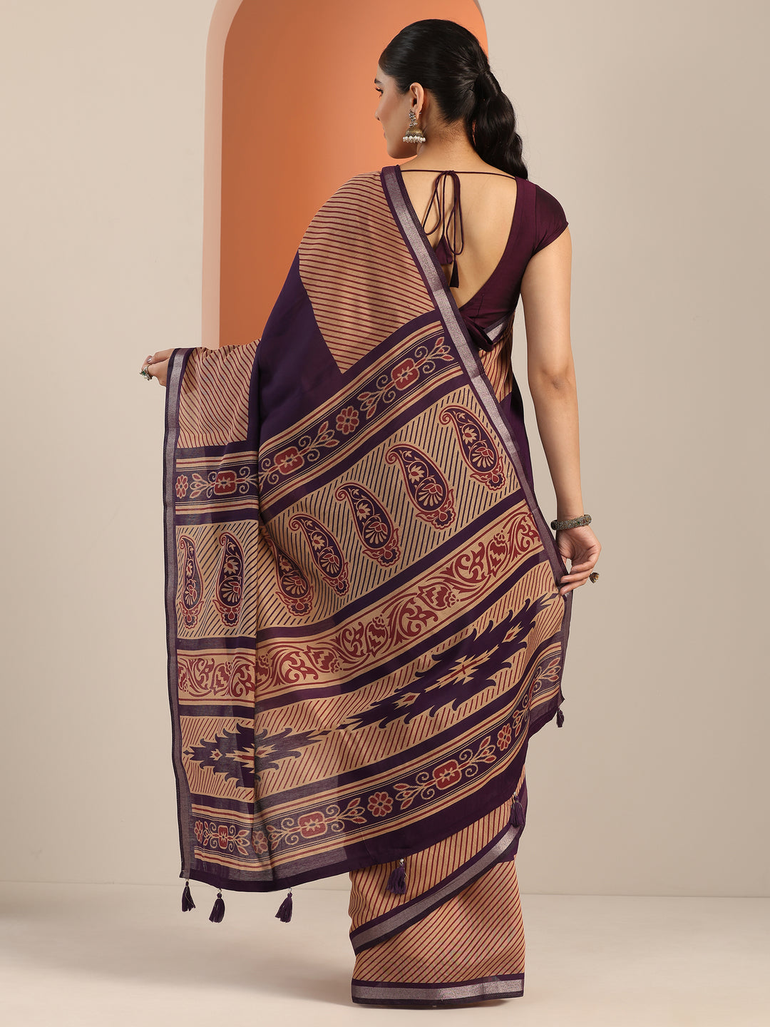 Purple Solid Cotton Blend Saree With Unstitched Blouse Piece