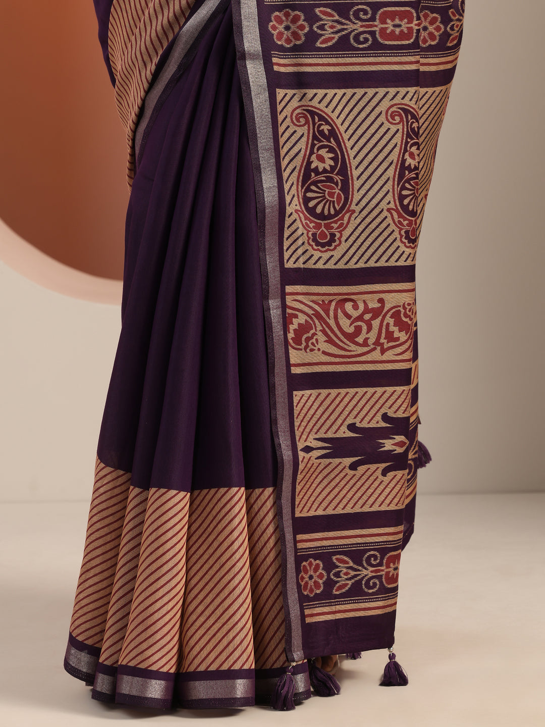 Purple Solid Cotton Blend Saree With Unstitched Blouse Piece