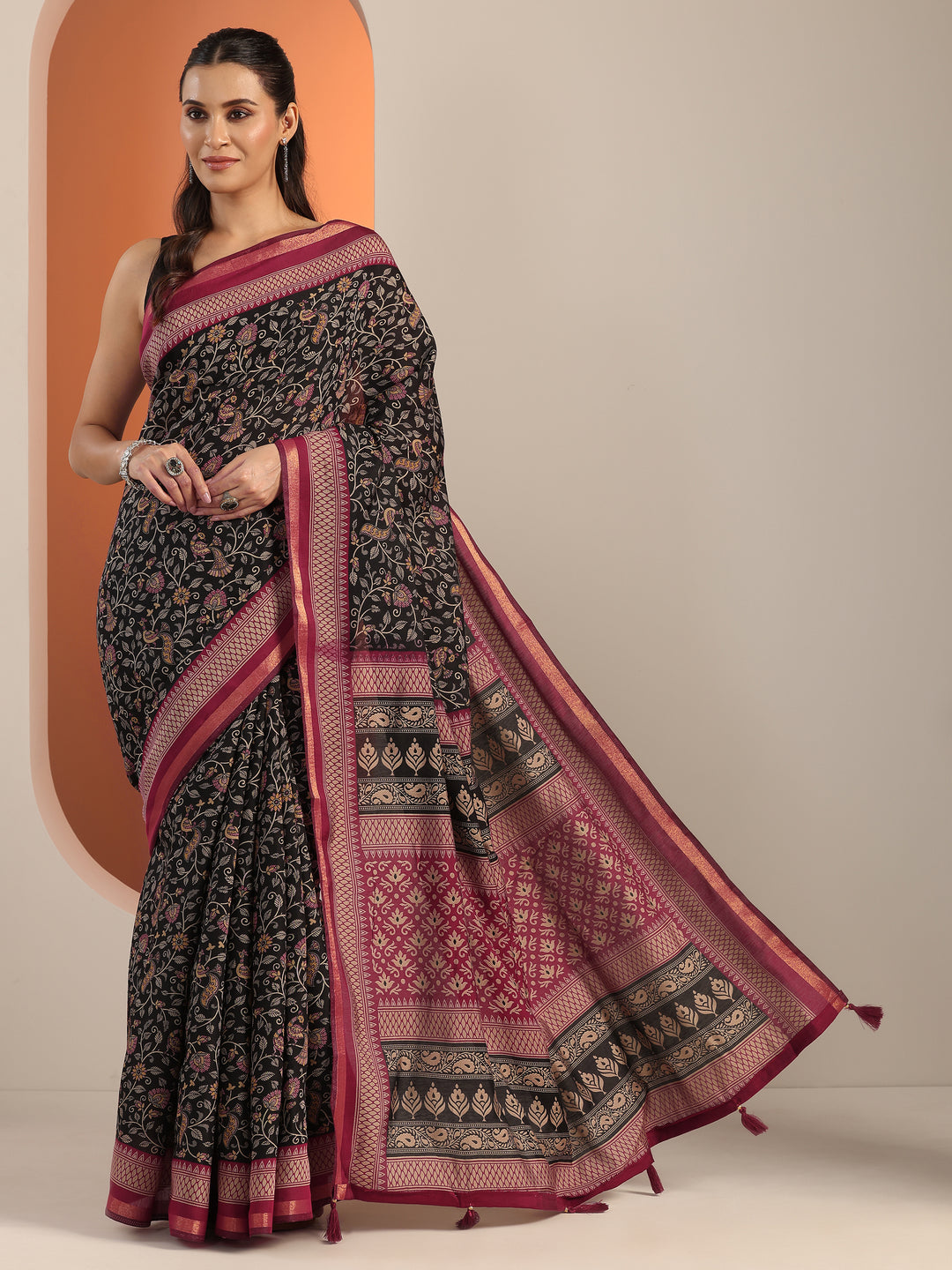 Black Printed Cotton Blend Saree With Unstitched Blouse Piece