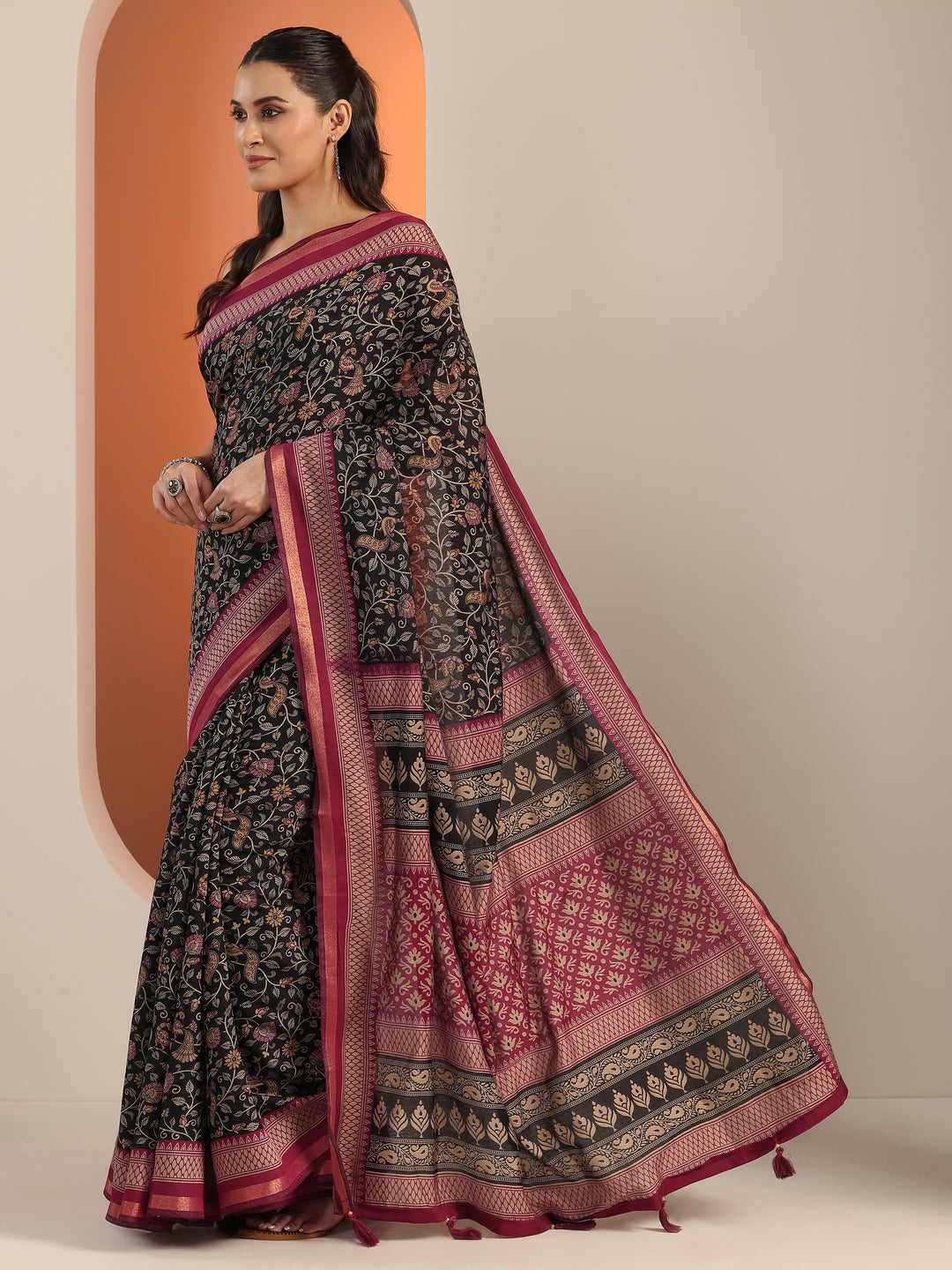 Black Printed Cotton Blend Saree With Unstitched Blouse Piece