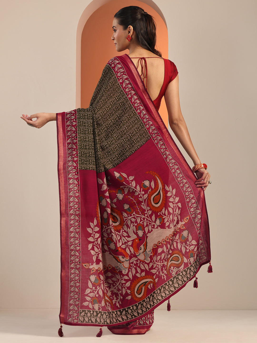 Green Printed Cotton Blend Saree With Unstitched Blouse Piece