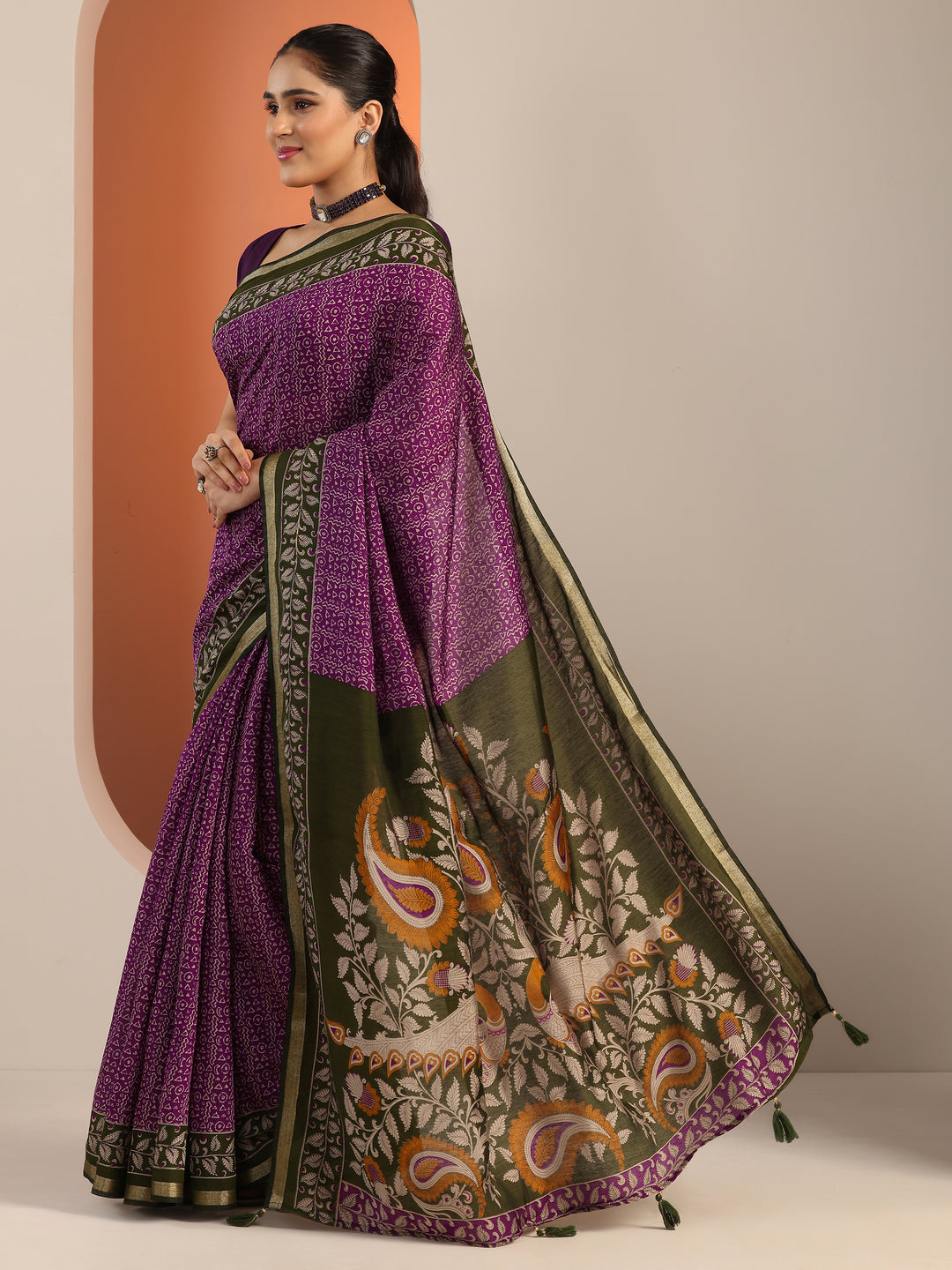 Purple Printed Cotton Blend Saree With Unstitched Blouse Piece