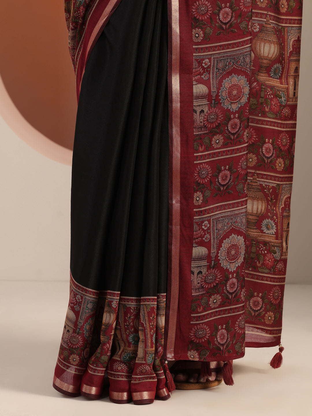Black Solid Cotton Blend Saree With Unstitched Blouse Piece