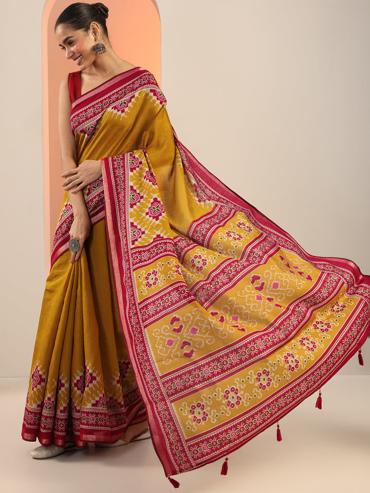 Mustard Solid Cotton Saree With Unstitched Blouse Piece