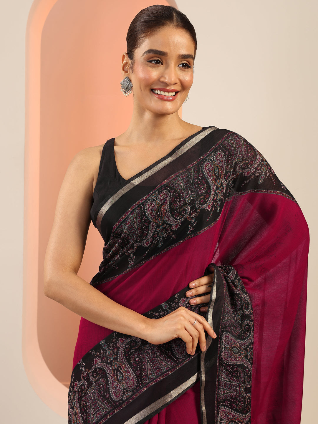 Red Printed Cotton Saree With Unstitched Blouse Piece