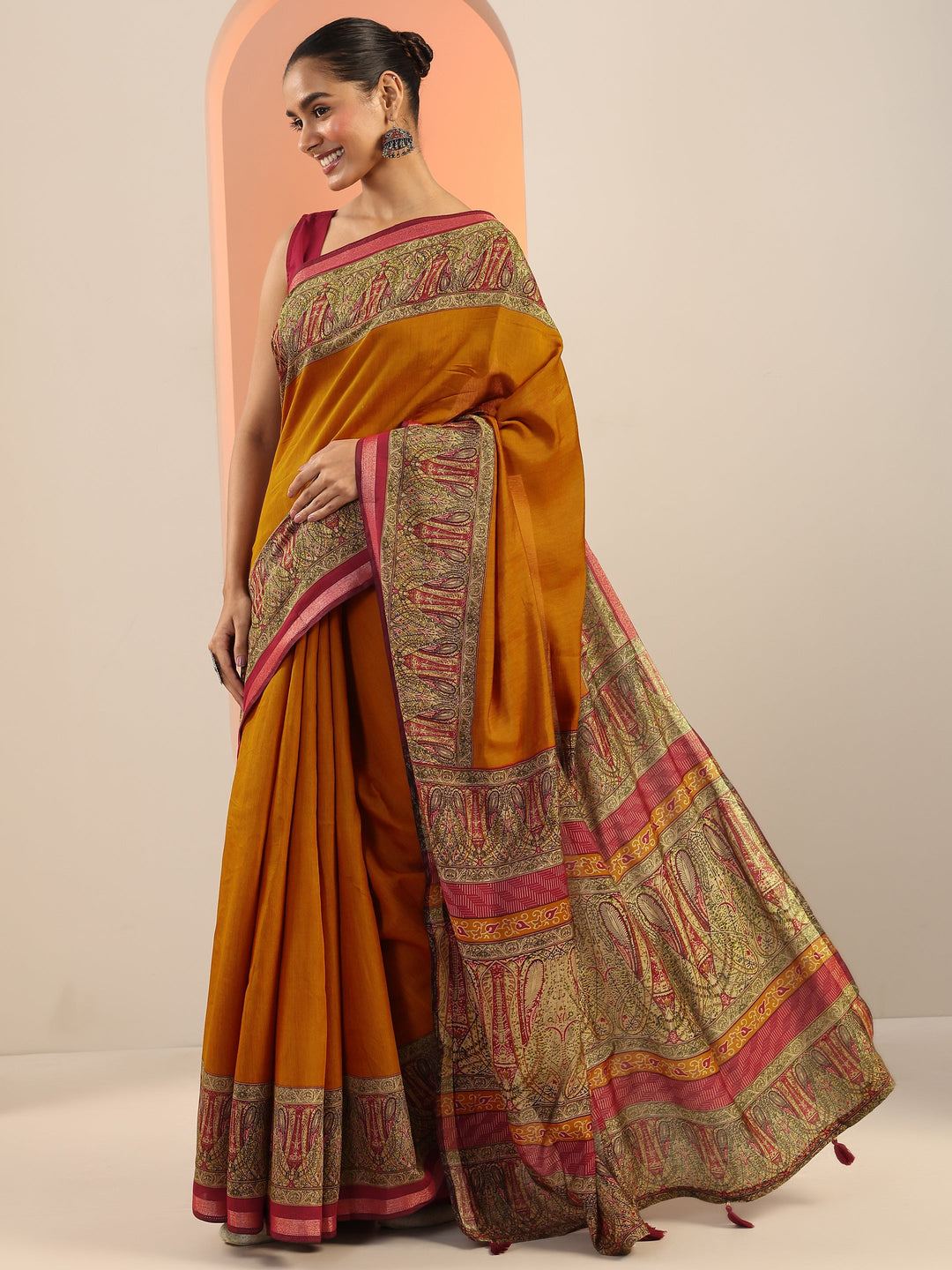Mustard Solid Cotton Saree With Unstitched Blouse Piece