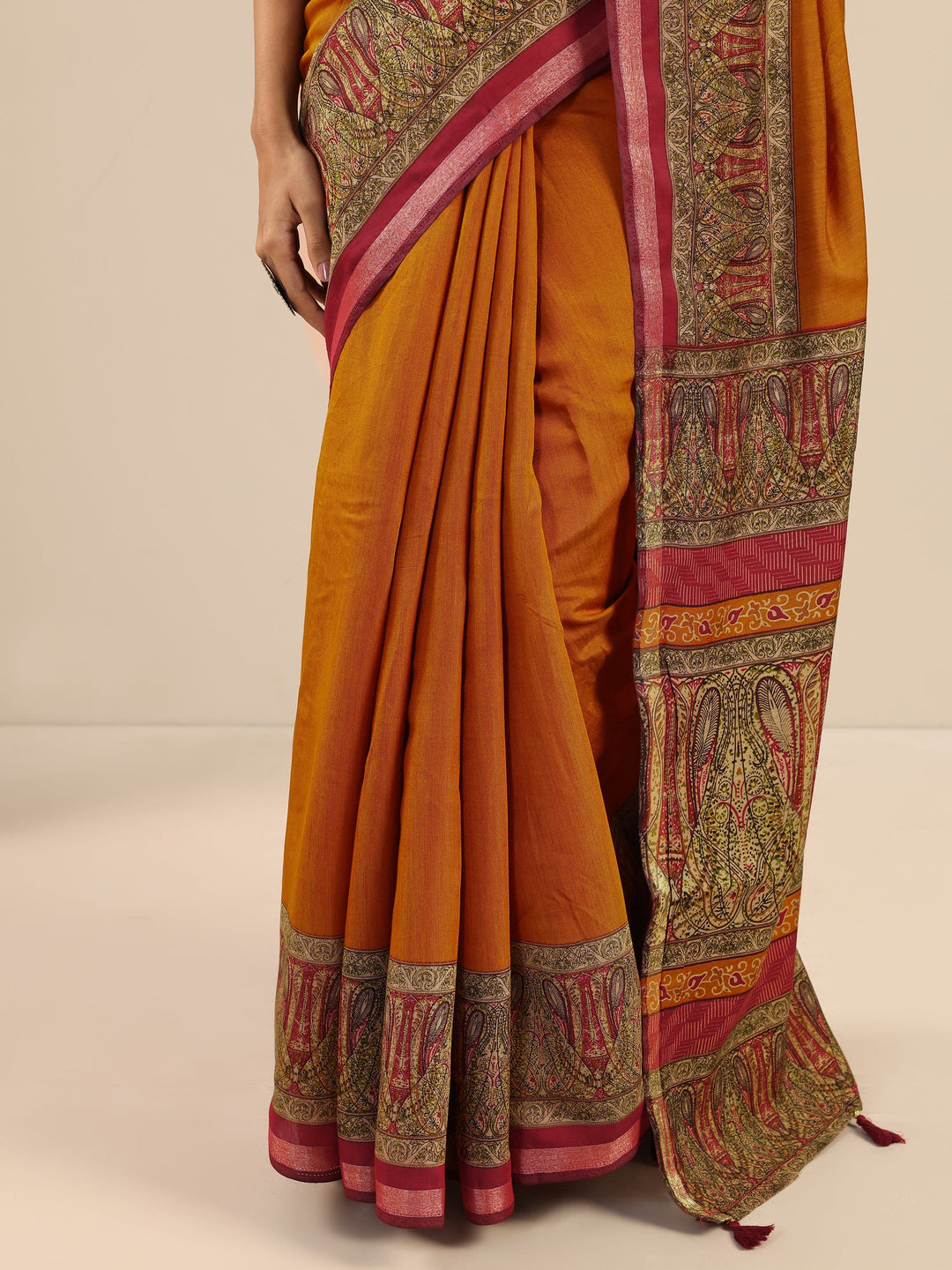 Mustard Solid Cotton Saree With Unstitched Blouse Piece