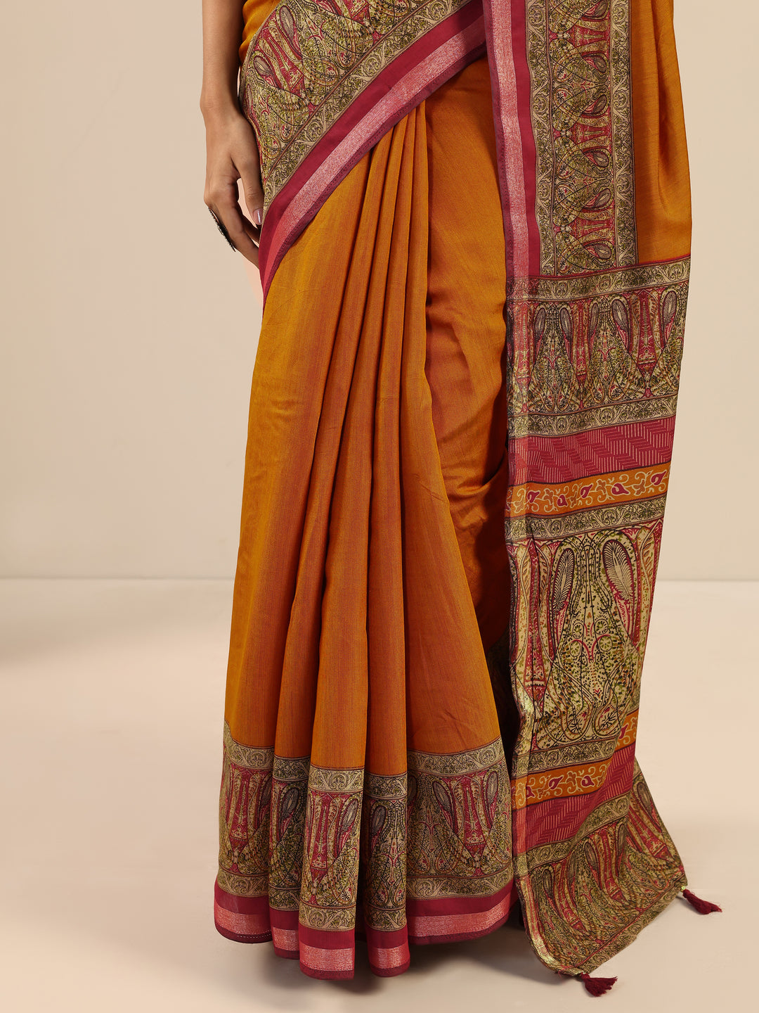 Mustard Solid Cotton Blend Saree With Unstitched Blouse Piece