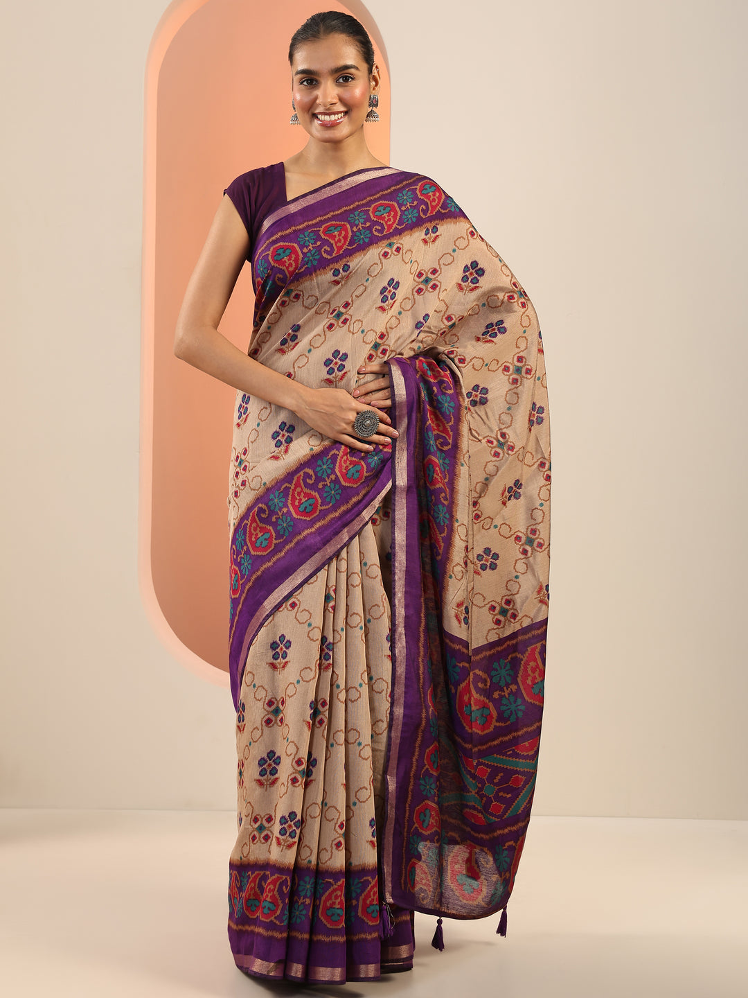 Beige Printed Cotton Saree With Unstitched Blouse Piece