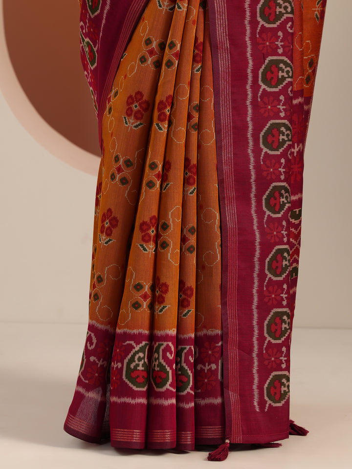 Mustard Printed Cotton Blend Saree With Unstitched Blouse Piece