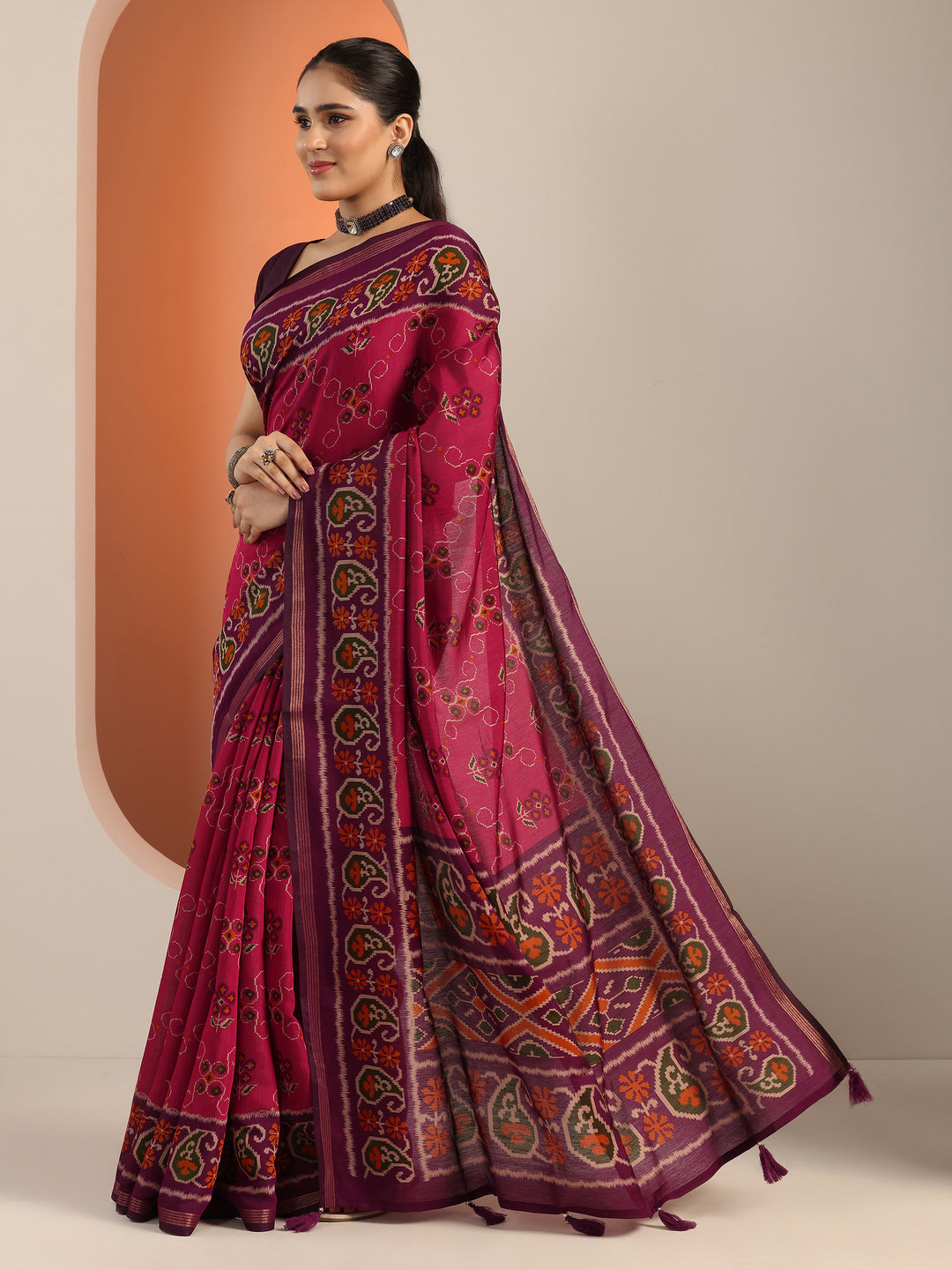 Pink Printed Cotton Blend Saree With Unstitched Blouse Piece