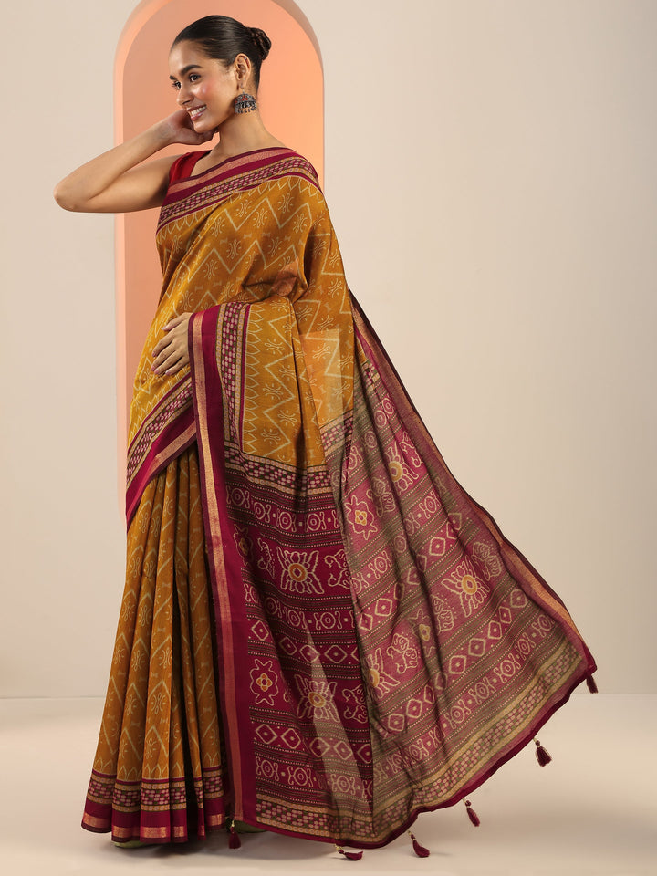 Mustard Printed Cotton Saree With Unstitched Blouse Piece
