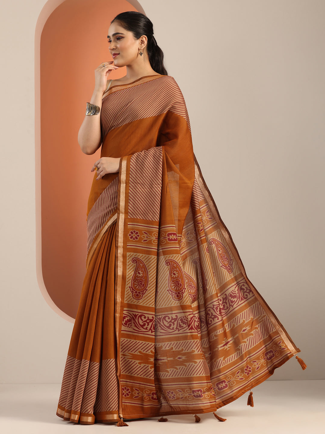 Mustard Solid Cotton Blend Saree With Unstitched Blouse Piece