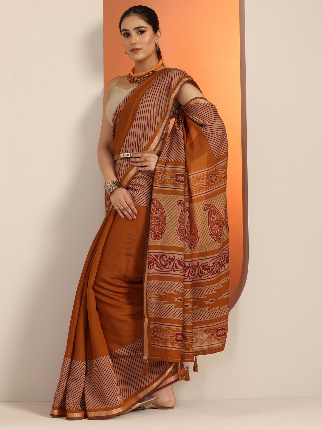 Mustard Solid Cotton Blend Saree With Unstitched Blouse Piece