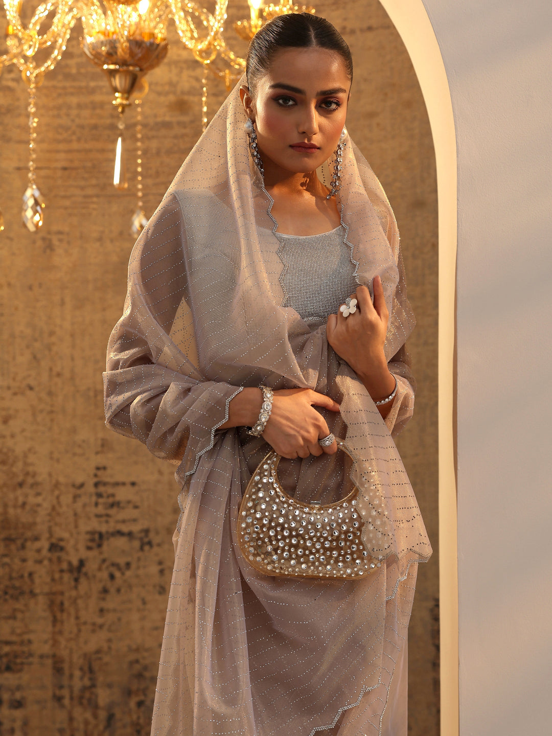 Mauve Embellished Organza Saree With Unstitched Blouse Piece