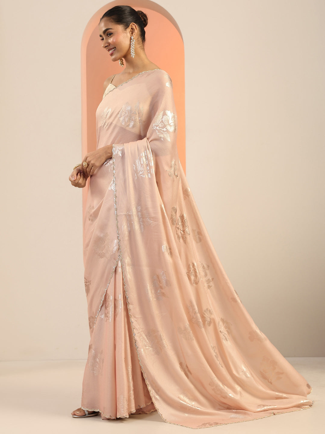 Peach Printed Chinon Saree With Unstitched Blouse Piece