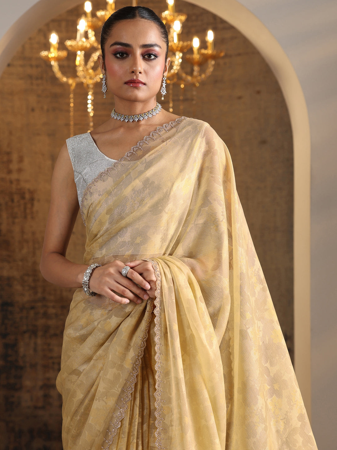 Gold Printed Organza Saree With Unstitched Blouse Piece