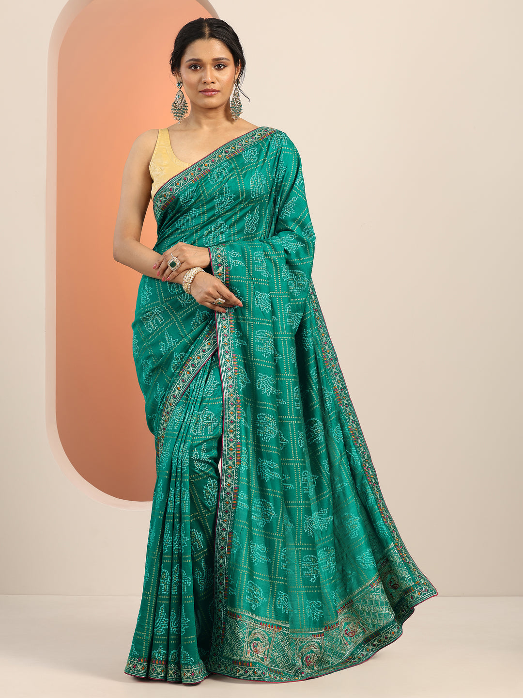Green Printed Bandhani Silk Blend Saree With Unstitched Blouse Piece