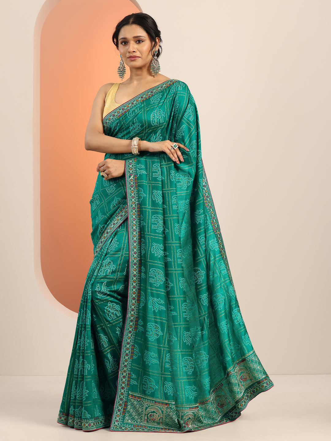 Green Printed Bandhani Silk Blend Saree With Unstitched Blouse Piece