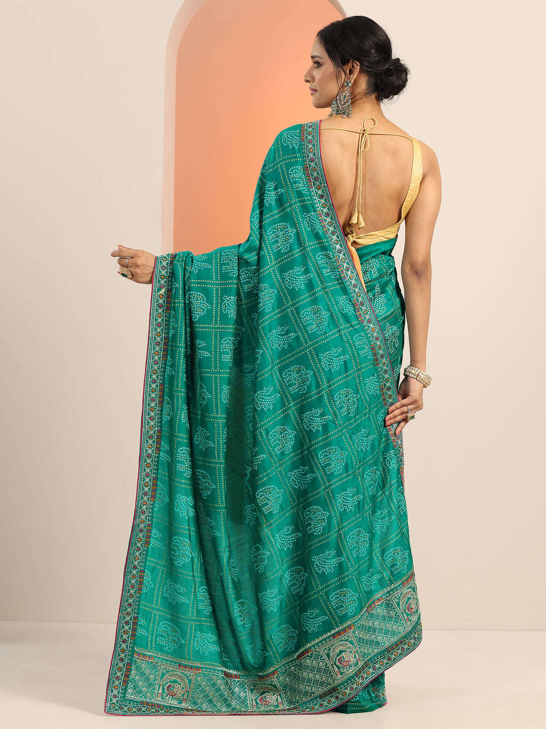 Green Printed Bandhani Silk Blend Saree With Unstitched Blouse Piece